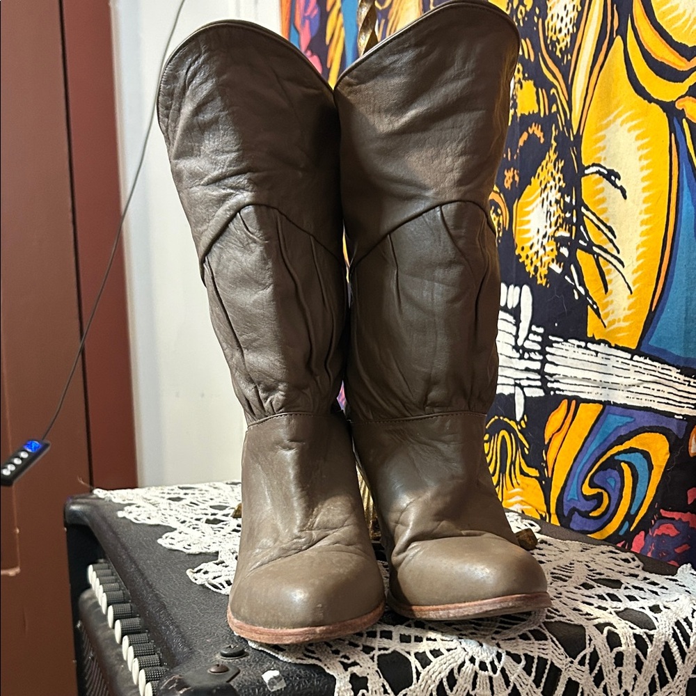 Vintage 1980s Frye Leather Heeled Boots - Picture 3 of 8